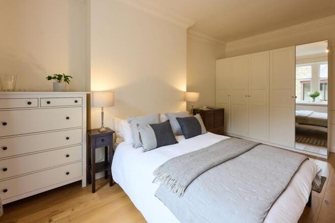 6 bed Semi-Detached for sale Image 10
