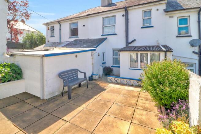 Rear elevation and garden.jpg