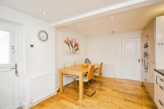 2 bed Semi-Detached Bungalow for sale Image 5