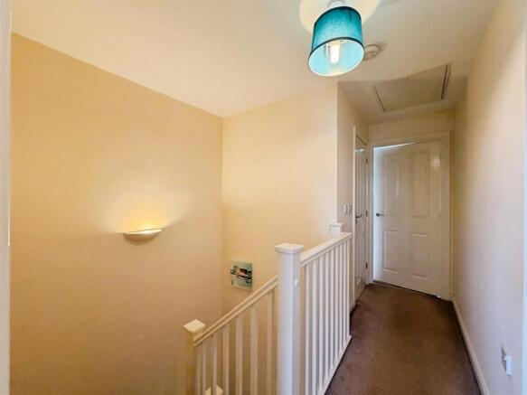 4 bed Town House for sale Image 11