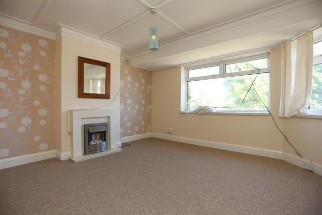 FF 132 Nevill Road Living Room (3).JPG