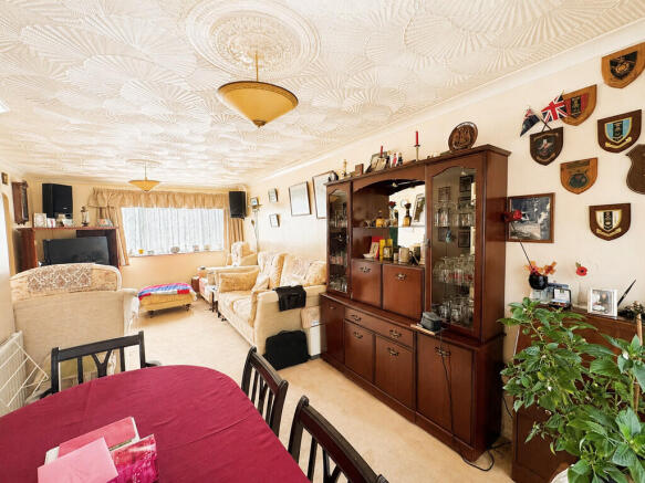 lounge diner