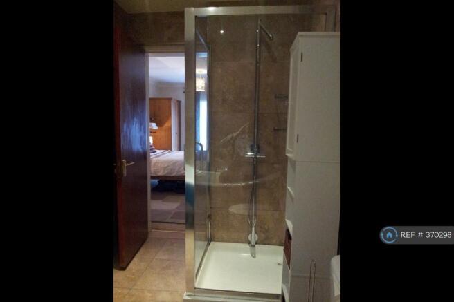 Ensuite Shower And Bath