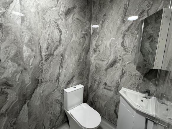 1 bed Ground Flat to rent Image 5