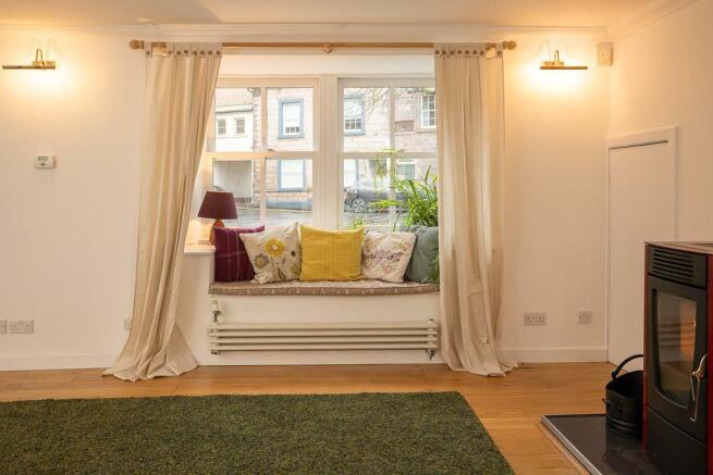 12PalaceStreet-LivingRoom-5.jpg