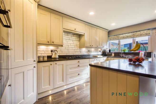 Kitchen / Breakfast Room