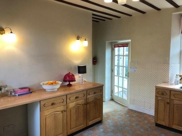 Photo 10