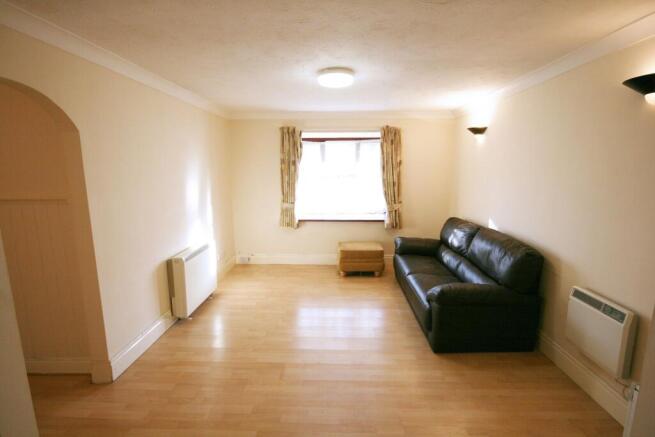 Living Room/Dining Area