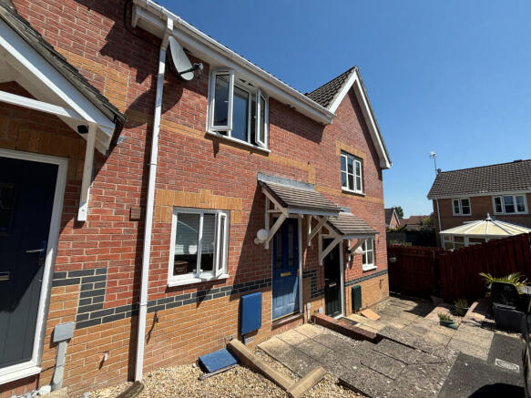 4 Struthers Close Front