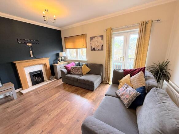 4 bed Town House for sale Image 11
