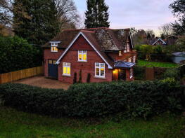 Stoneswood Lodge, Stoneswood Road, Oxted RH8 0QY