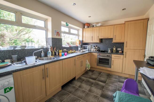 17899372 Kitchen(1).jpg