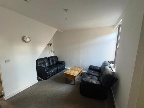 1 bed House Share to rent Image 5