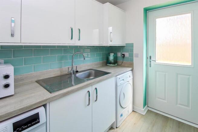 4 bed Detached for sale Image 6
