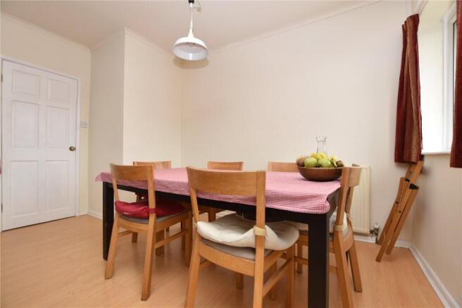 2 bed Apartment for sale Image 4