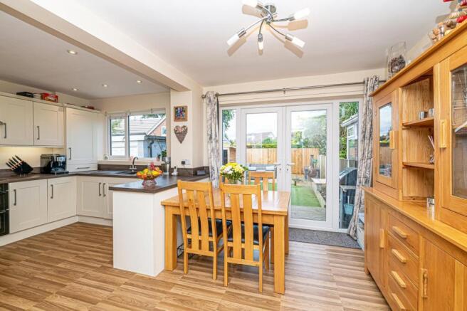 Kitchen/Dining Room
