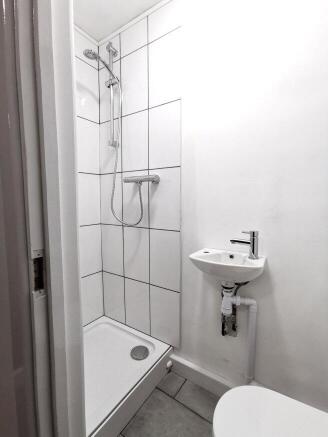 6 bed House Share to rent Image 5
