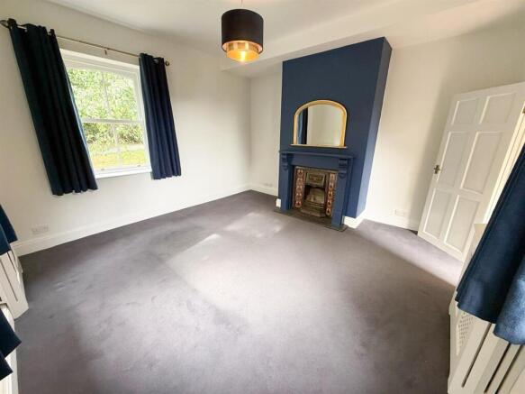 Sitting Room/Dining Room