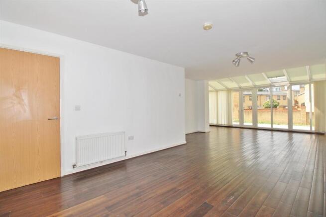 Lounge & Dining Room