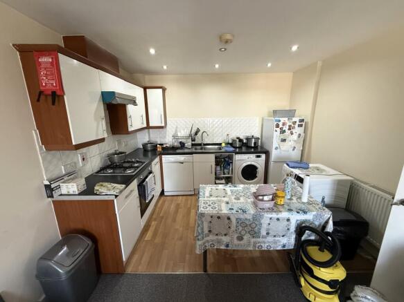OPEN PLAN KITCHEN (A)