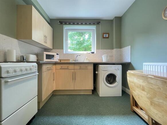 2 bed Flat for sale Image 10