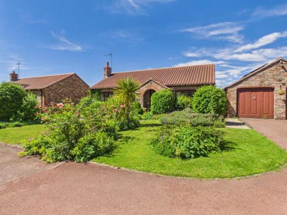2 bed Detached Bungalow for sale Image 11