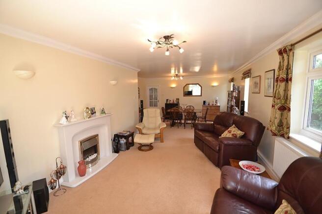 Sitting/Dining Room
