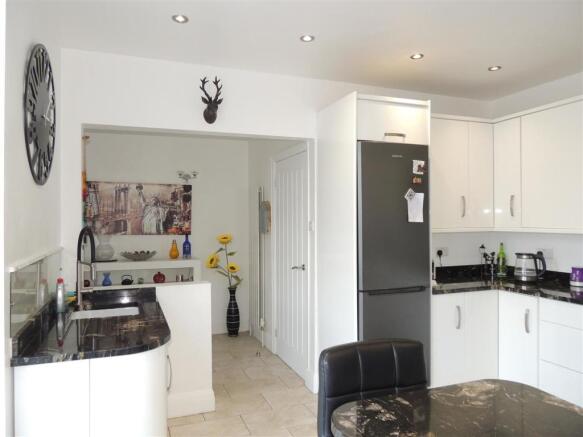 Kitchen/Breakfast Room