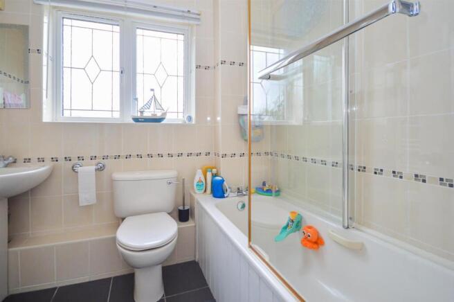 4 bed Detached for sale Image 12