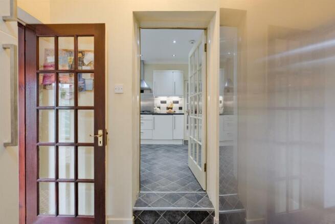 70 Belstane Rd, Carluke ML8 4BG-41.jpg