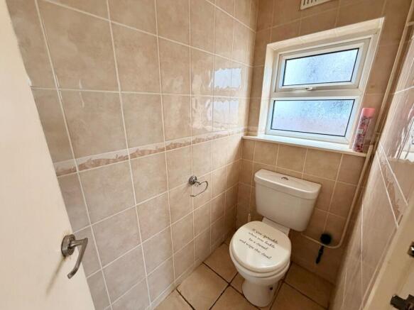 3 bed House to rent Image 6