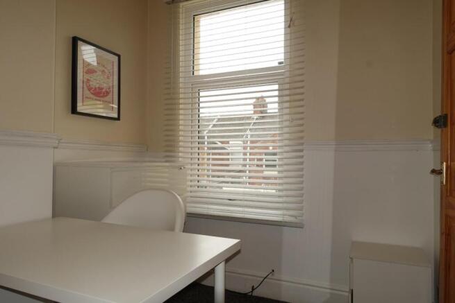 3 bed House to rent Image 7