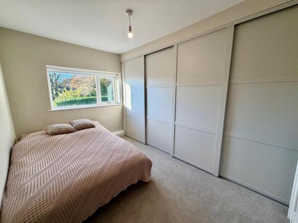 3 bed Semi-Detached to rent Image 11