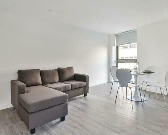 3 bed Apartment to rent Image 4