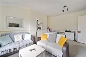 Flat Basement, 113, Coningham Road, London W12 8BU