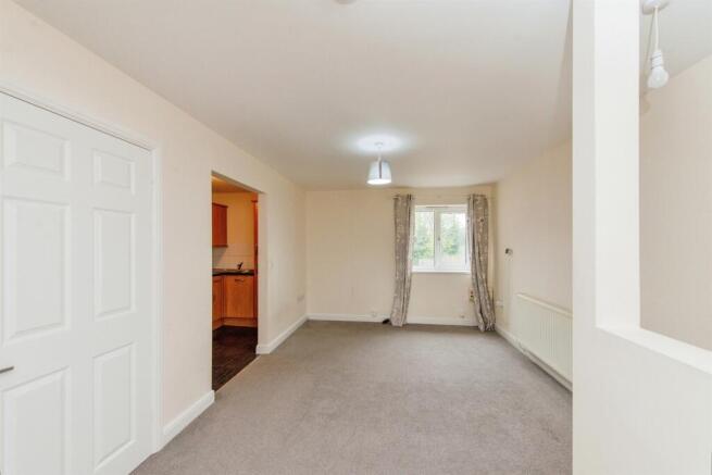 2 bed Maisonette for sale Image 5