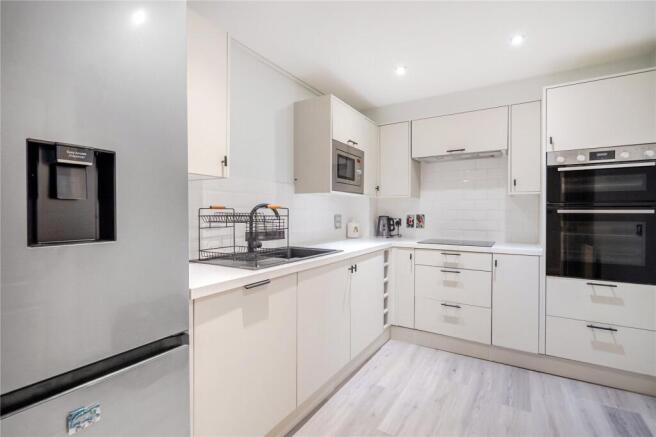 Searlewood Court, 143 Guildford Road, Woking, Surrey, GU24 photo 4