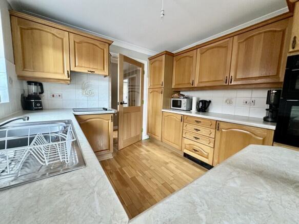 3 bed Detached Bungalow for sale Image 10