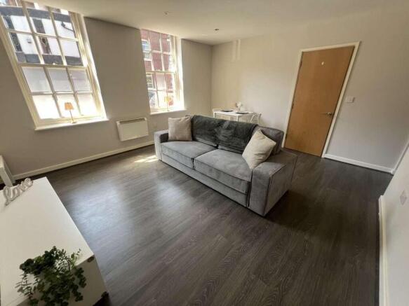 1 bed Flat to rent Image 6