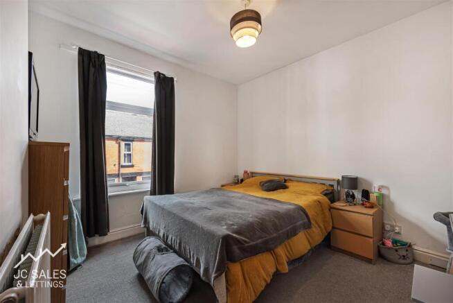 2 bed House for sale Image 10