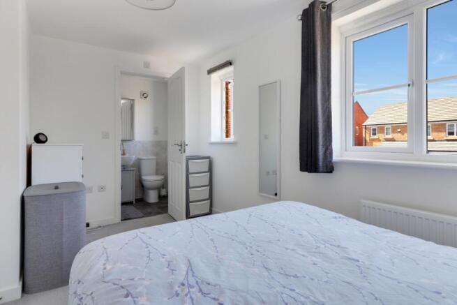 3 bed Semi-Detached for sale Image 12