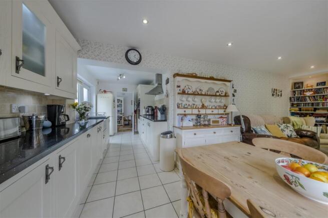 7 Tytherington Close-005.JPG