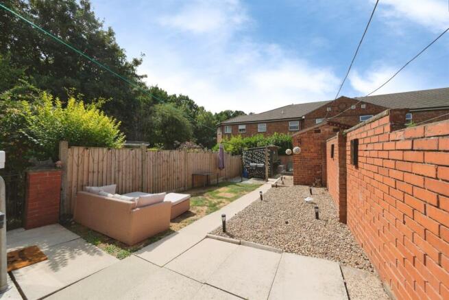 2 bed Terraced for sale Image 12