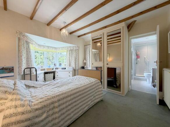 4 bed Detached for sale Image 12