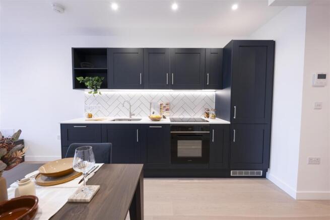 RENTAL SHOW FLAT