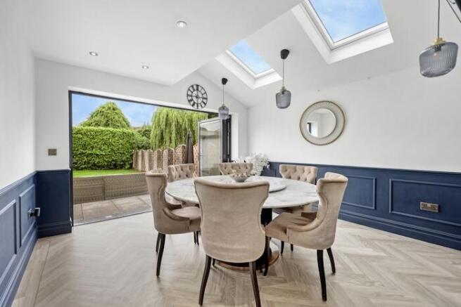 Bowes Drive, Ongar, CM5 photo 4