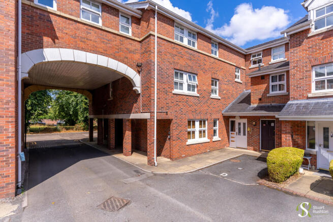 1 Heathlands Hous...