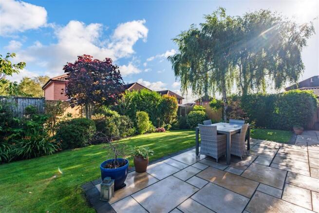 Ochiltree Drive-54.jpg