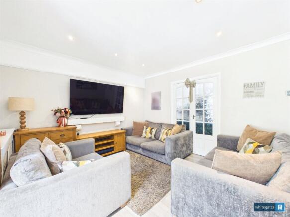 4 bed Semi-Detached for sale Image 4