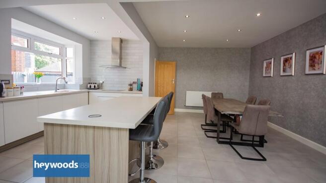 Open Plan Fitted ...